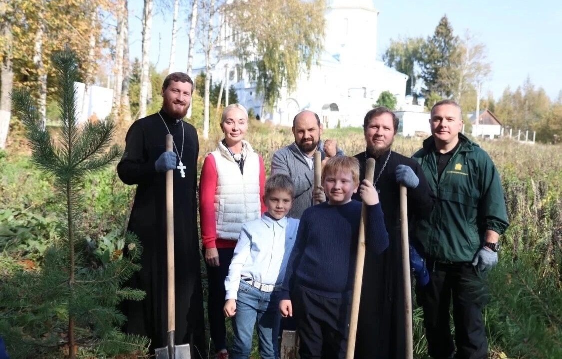 Депутаты СРЗП приняли участие в акции «Наш лес. Посади свое дерево»